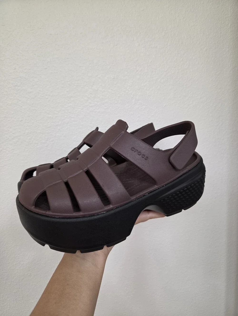 CROCS Women’s Dark Brown Platform Fisherman Sandals